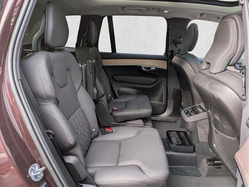 Certified 2025 Volvo XC90 B5 Plus w/ Protection Package Premier image 21