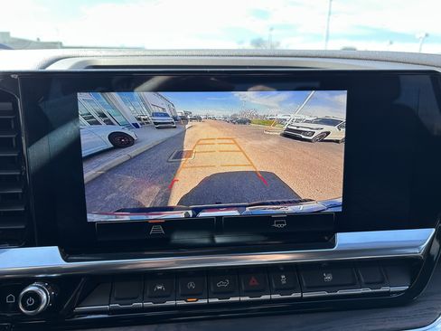 Used 2025 GMC Sierra 1500 SLT image 13