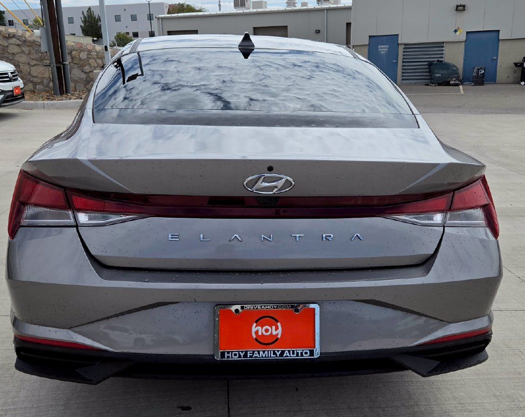 Used 2023 Hyundai Elantra SEL w/ Convenience Package FWD image 8