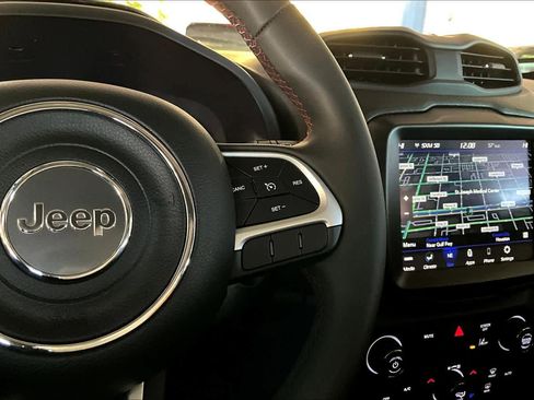 Used 2023 Jeep Renegade Trailhawk image 24