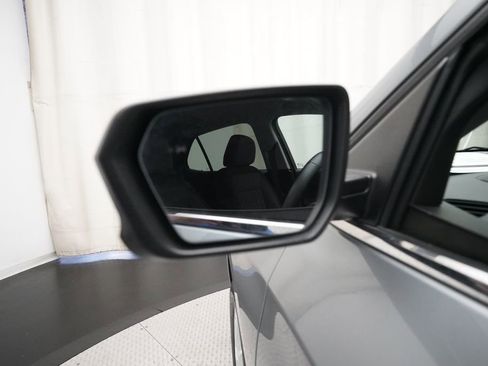 Used 2024 Chevrolet Equinox LT image 25