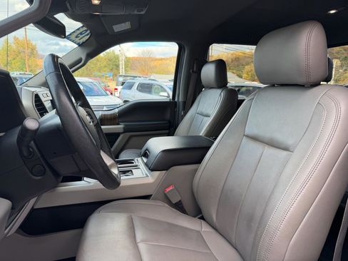 Used 2019 Ford F150 Lariat w/ Equipment Group 502A Luxury AWD/4WD image 12
