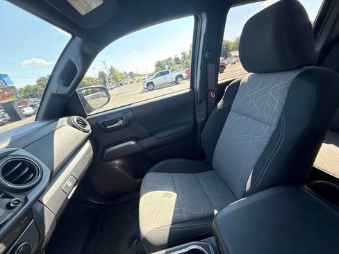 Used 2023 Toyota Tacoma TRD Off-Road w/ Black Out Package (TMS) AWD/4WD image 23