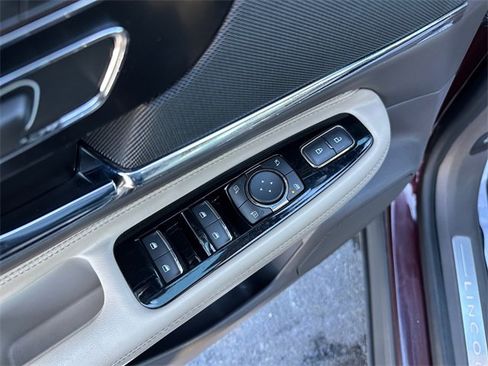 Used 2020 Lincoln Corsair Reserve image 19