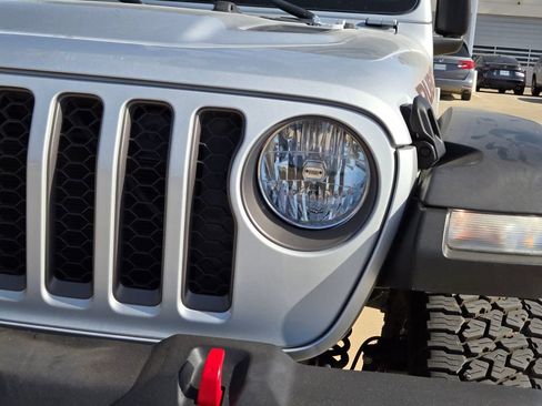 Used 2023 Jeep Gladiator Rubicon AWD/4WD image 15