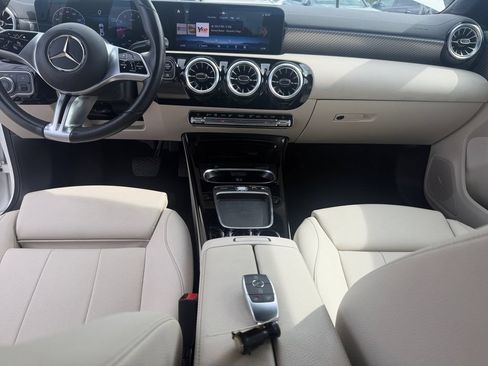 Used 2025 Mercedes-Benz CLA 250 w/ Exclusive Package image 27