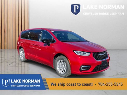 New 2026 Chrysler Pacifica Select image 1