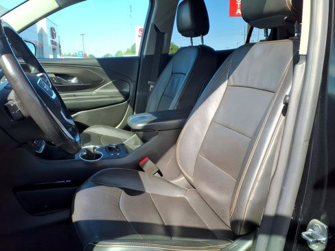 Used 2019 GMC Terrain SLT w/ Preferred Package FWD image 15