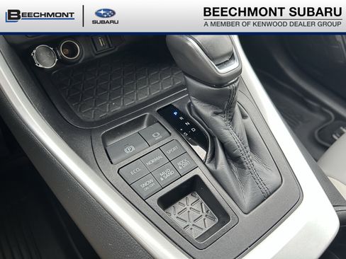 Used 2022 Toyota RAV4 XLE Premium image 15