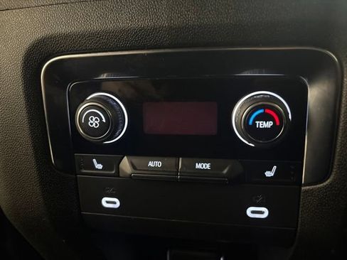 Used 2022 Chevrolet Tahoe Premier AWD/4WD image 31