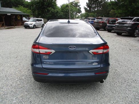 Used 2019 Ford Fusion SE FWD image 4