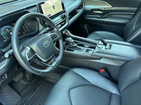 Certified 2024 Toyota Grand Highlander AWD image 11