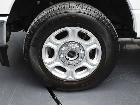 Used 2025 Ford F250 XLT image 11