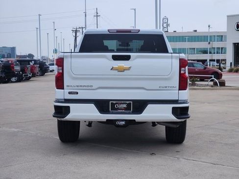 Used 2025 Chevrolet Silverado 1500 Custom image 13
