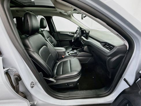 Used 2025 Ford Escape Platinum AWD/4WD image 33
