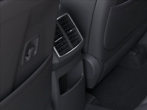 Used 2025 Kia Sportage SX image 26