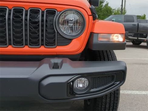 New 2025 Jeep Gladiator Sport image 11