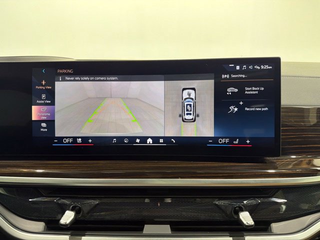 Used 2026 BMW X7 xDrive40i w/ M Sport Package AWD/4WD image 38