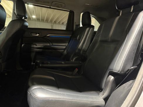 Used 2018 Toyota Highlander SE w/ Protection Package #3 AWD/4WD image 13