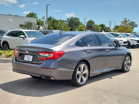 Used 2018 Honda Accord Touring image 6