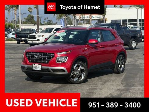 Used 2023 Hyundai Venue Limited FWD image 1