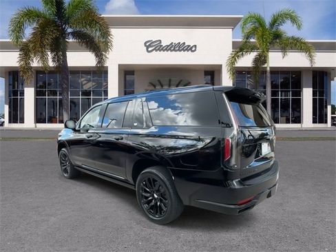 Used 2023 Cadillac Escalade ESV Sport w/ LPO, ONYX Package image 10