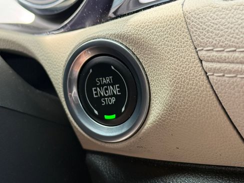 Used 2020 Buick Encore GX Essence w/ Experience Buick Package image 28