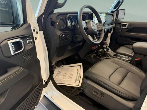 New 2025 Jeep Wrangler Unlimited Rubicon 392 image 15