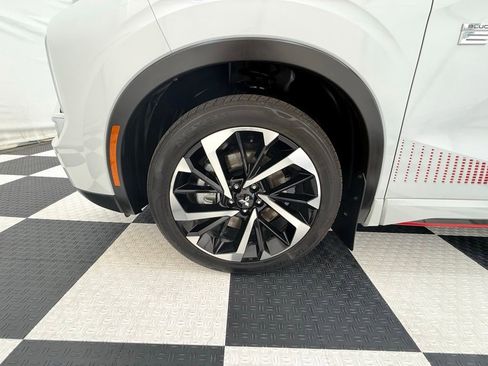 Used 2024 Mitsubishi Outlander Ralliart AWD/4WD image 11