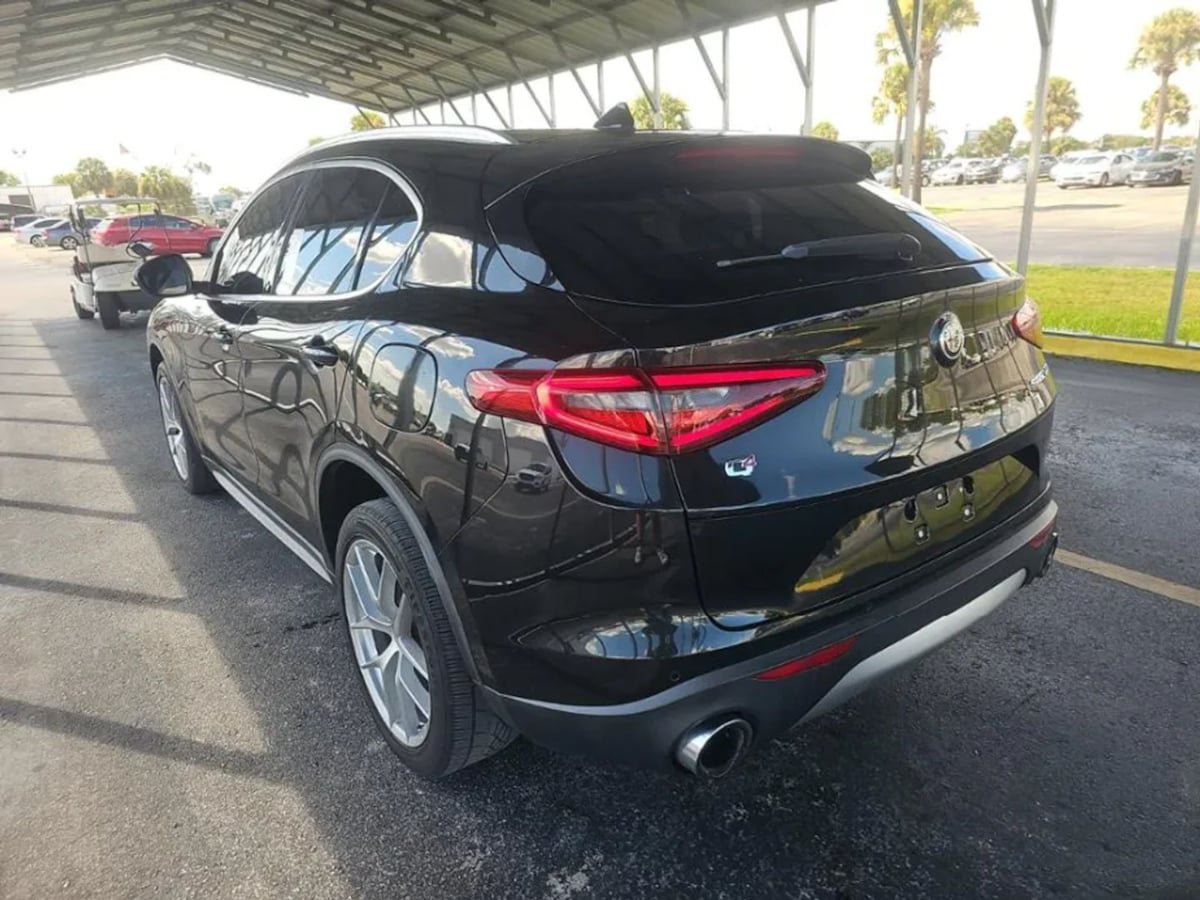Used 2018 Alfa Romeo Stelvio Ti AWD/4WD image 5
