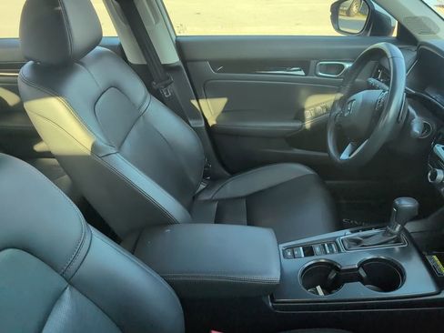Used 2024 Honda Civic Touring image 2