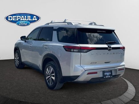 Used 2022 Nissan Pathfinder SL AWD/4WD image 4
