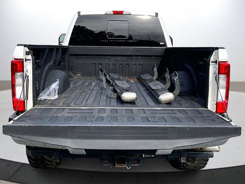 Used 2017 Ford F350 Lariat w/ Tow Technology Bundle image 23