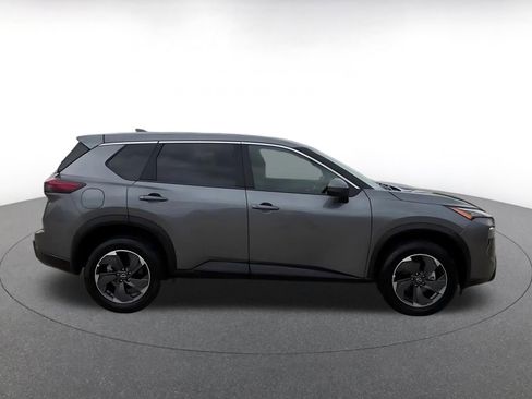 Used 2025 Nissan Rogue SV image 16