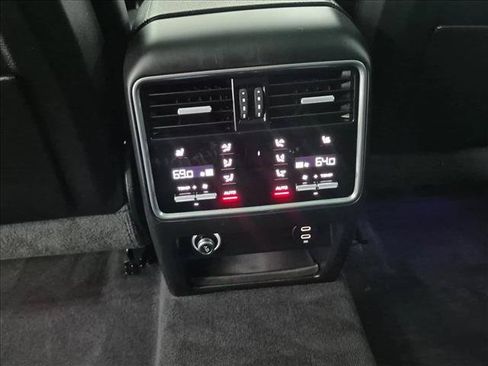 Used 2022 Porsche Cayenne S AWD/4WD image 19