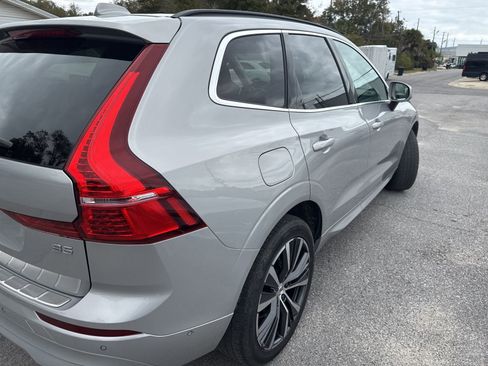 Used 2022 Volvo XC60 B5 Momentum w/ Advanced Package image 5
