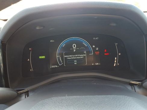 Used 2025 Toyota Camry LE image 19