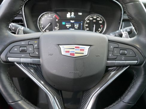 Used 2024 Cadillac XT6 Sport image 17