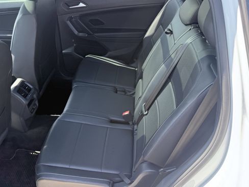 Used 2019 Volkswagen Tiguan SEL R-Line FWD image 32