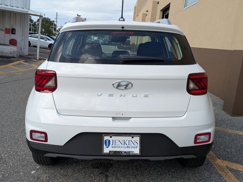 New 2026 Hyundai Venue SEL image 6