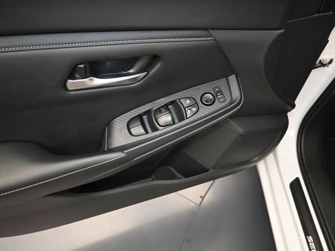 Certified 2024 Nissan Sentra SV FWD image 11