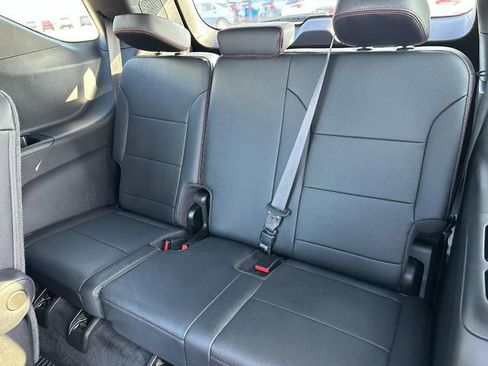 Certified 2024 Chevrolet Traverse RS image 11