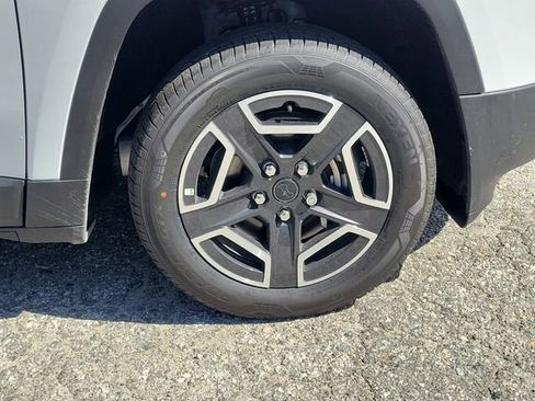 New 2026 Jeep Cherokee Laredo AWD/4WD image 5