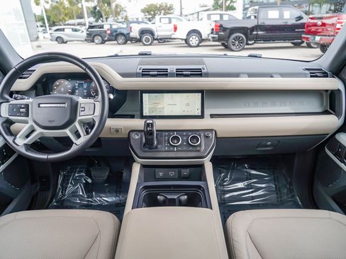 Used 2024 Land Rover Defender 110 S image 13