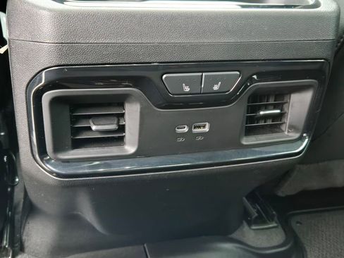 Used 2025 GMC Sierra 2500 AT4 w/ Technology Package image 39