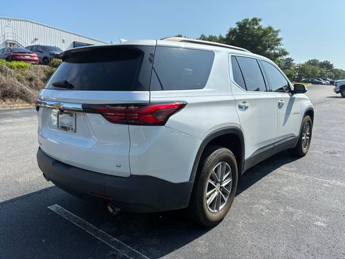Used 2023 Chevrolet Traverse LT FWD image 5
