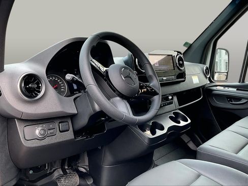 New 2026 Mercedes-Benz Sprinter 2500 image 9
