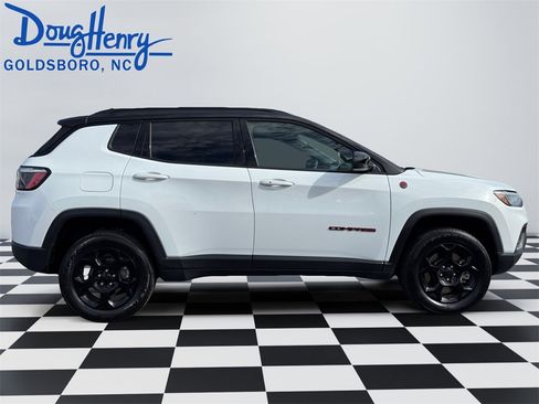 Used 2024 Jeep Compass Trailhawk image 6
