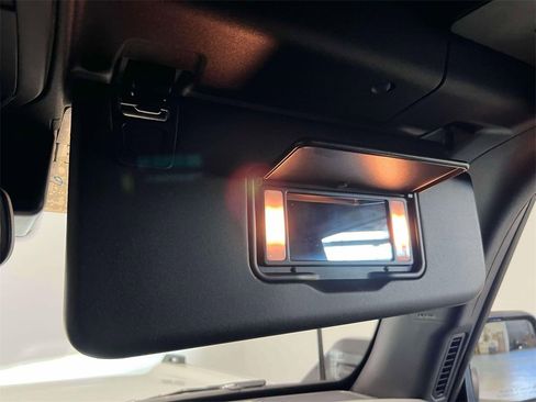 Used 2024 Ford Bronco Everglades image 32