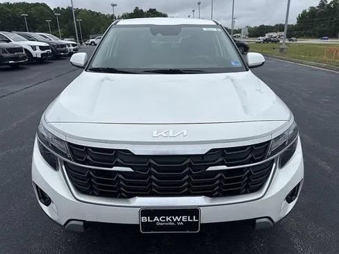 New 2026 Kia Seltos LX FWD image 2